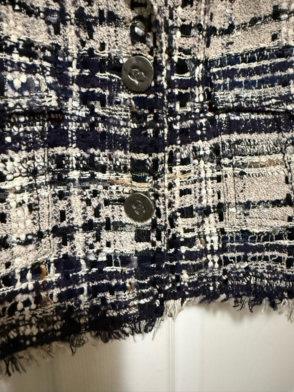 CHANEL ICONIC TWEED JACKET - Picture 9 of 11